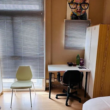 Twin Room In Central London-2